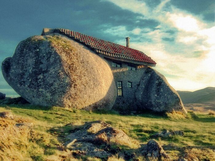 66 Buildings Turn Heads With Bizarre Shapes That Make Ordinary Architecture Look Absolutely Boring