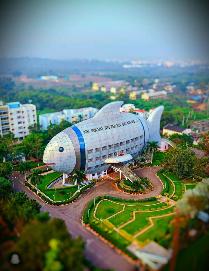 66 Buildings Turn Heads With Bizarre Shapes That Make Ordinary Architecture Look Absolutely Boring