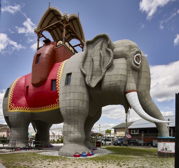 66 Buildings Turn Heads With Bizarre Shapes That Make Ordinary Architecture Look Absolutely Boring