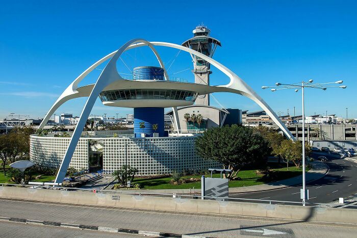 66 Buildings Turn Heads With Bizarre Shapes That Make Ordinary Architecture Look Absolutely Boring