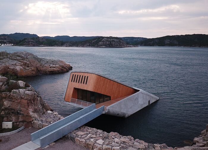 66 Buildings Turn Heads With Bizarre Shapes That Make Ordinary Architecture Look Absolutely Boring