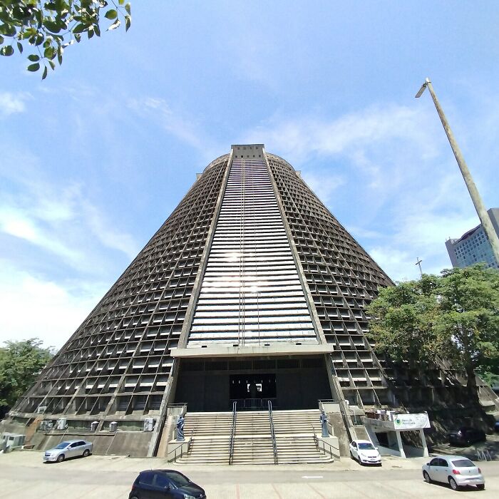 66 Buildings Turn Heads With Bizarre Shapes That Make Ordinary Architecture Look Absolutely Boring