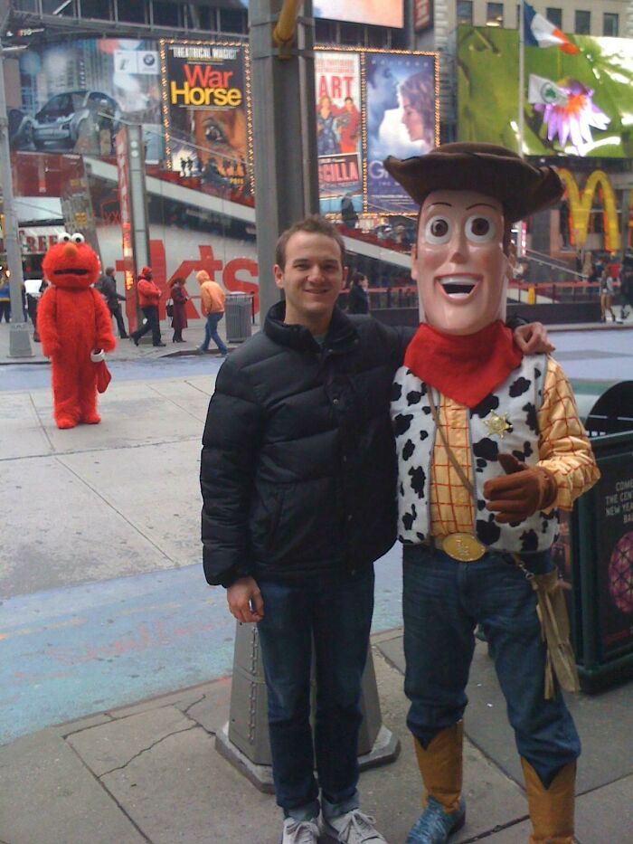 84 Photos Where Something In The Background Completely Hijacked The Moment (New Pics) 84 Photos Where Something In The Background Completely Hijacked The Moment (New Pics)