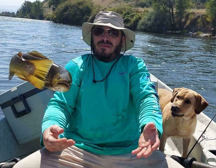 84 Photos Where Something In The Background Completely Hijacked The Moment (New Pics) 84 Photos Where Something In The Background Completely Hijacked The Moment (New Pics)