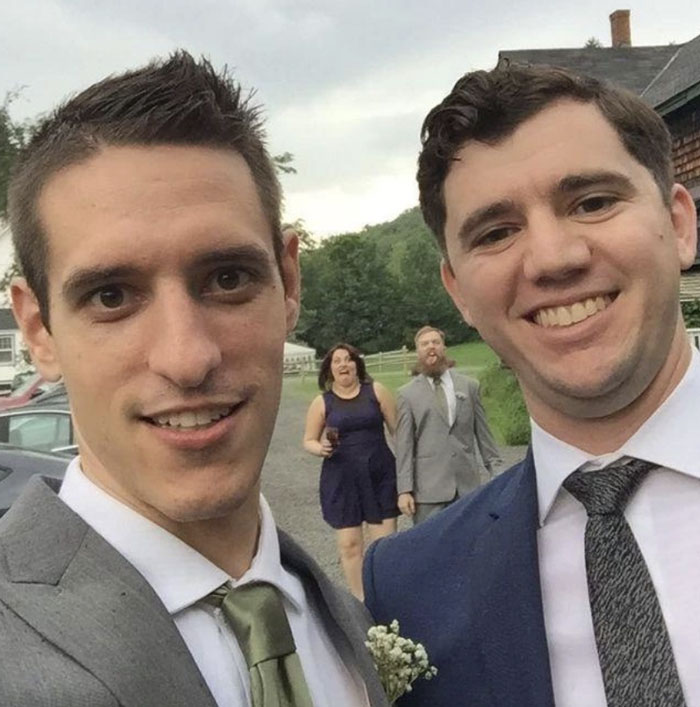 84 Photos Where Something In The Background Completely Hijacked The Moment (New Pics) 84 Photos Where Something In The Background Completely Hijacked The Moment (New Pics)