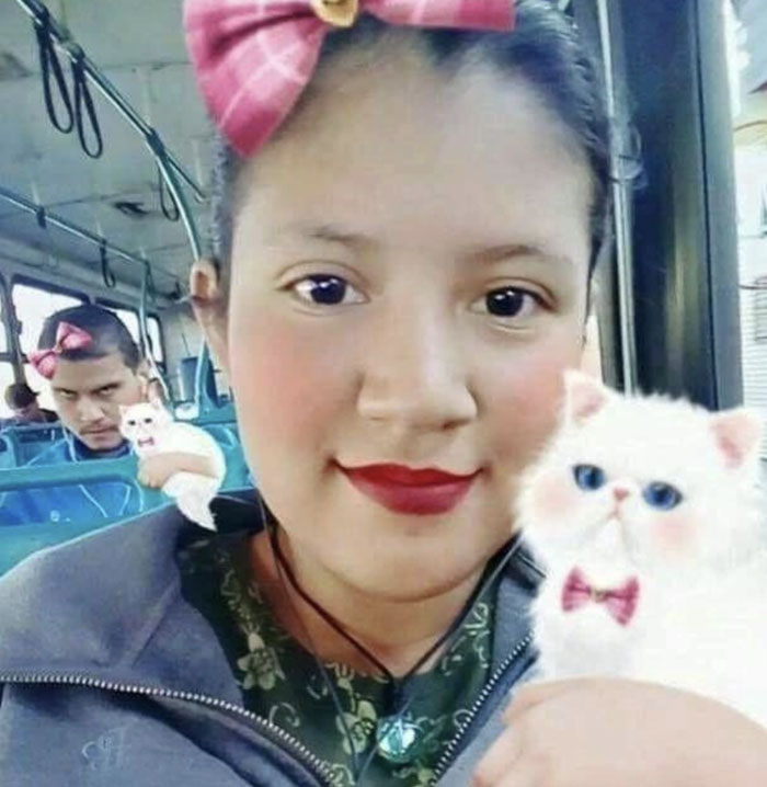 84 Photos Where Something In The Background Completely Hijacked The Moment (New Pics) 84 Photos Where Something In The Background Completely Hijacked The Moment (New Pics)