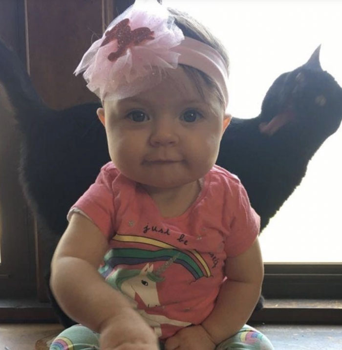 84 Photos Where Something In The Background Completely Hijacked The Moment (New Pics) 84 Photos Where Something In The Background Completely Hijacked The Moment (New Pics)