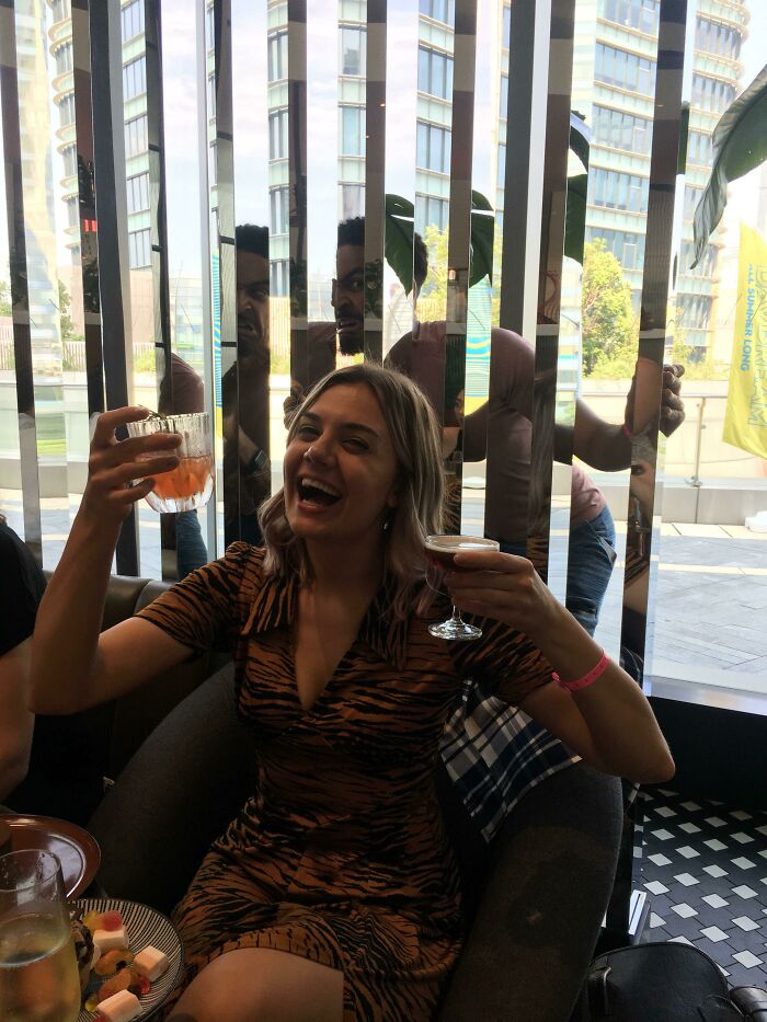 84 Photos Where Something In The Background Completely Hijacked The Moment (New Pics) 84 Photos Where Something In The Background Completely Hijacked The Moment (New Pics)