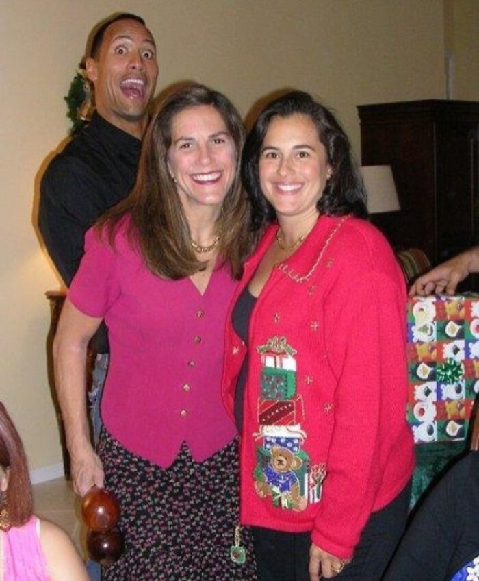 84 Photos Where Something In The Background Completely Hijacked The Moment (New Pics) 84 Photos Where Something In The Background Completely Hijacked The Moment (New Pics)