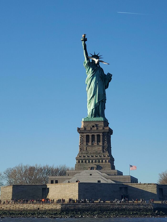 84 Photos Where Something In The Background Completely Hijacked The Moment (New Pics) 84 Photos Where Something In The Background Completely Hijacked The Moment (New Pics)