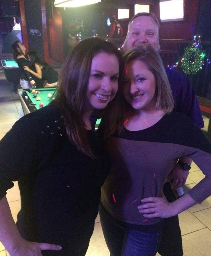 84 Photos Where Something In The Background Completely Hijacked The Moment (New Pics) 84 Photos Where Something In The Background Completely Hijacked The Moment (New Pics)