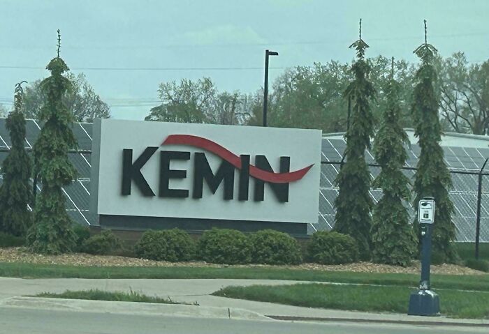 66 Typography Fails That Show Why Good Letter Spacing Is More Important Than You Think