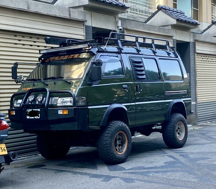 86 Weird And Wonderful Vehicles That Look Like They Rolled Out Of Another Universe