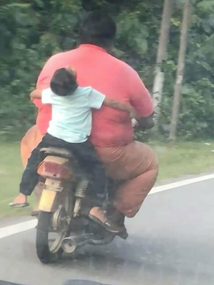 76 Out-Of-Context Pics That Somehow Get Funnier The Less You Know