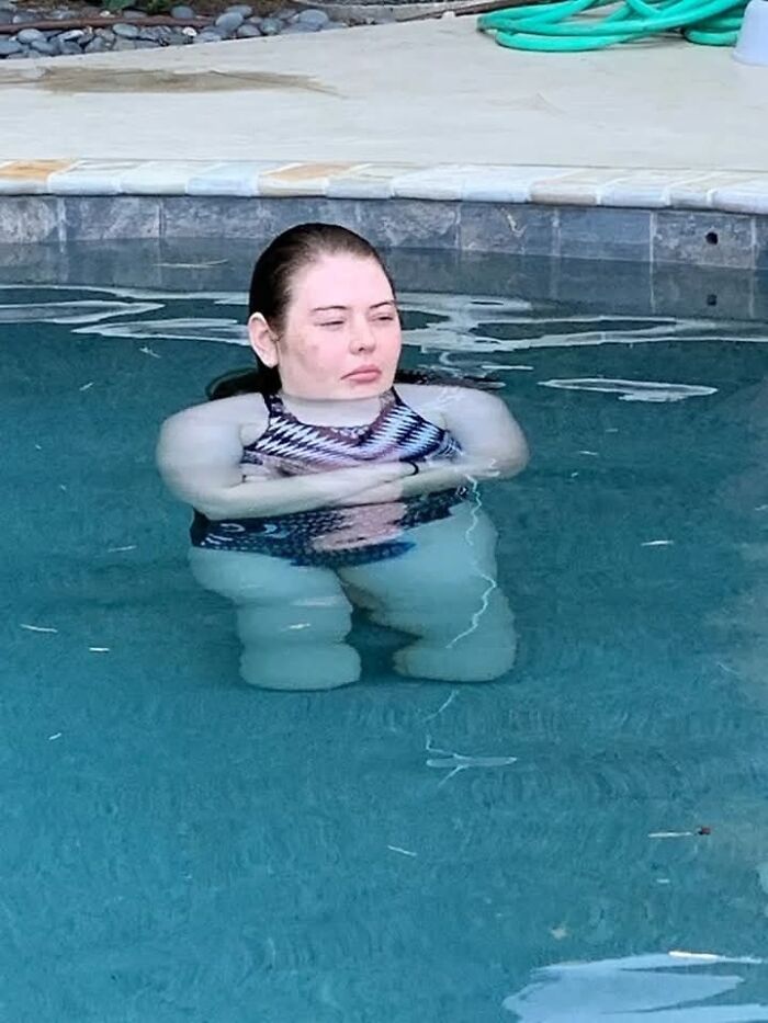 76 Out-Of-Context Pics That Somehow Get Funnier The Less You Know