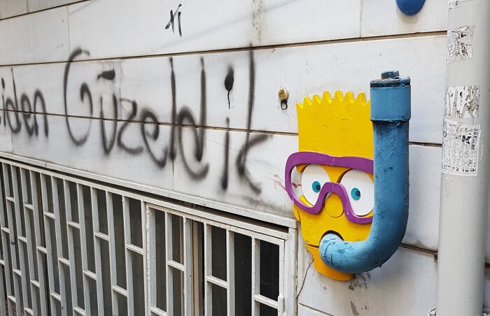 This Creative Art Collective Brings Pop Culture Characters To Life On City Streets (22 Pics)