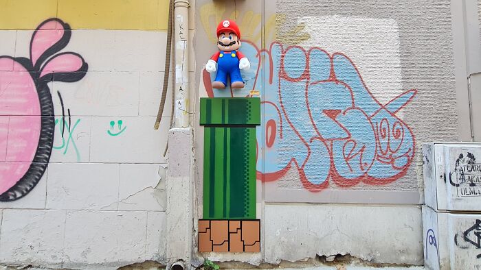 This Creative Art Collective Brings Pop Culture Characters To Life On City Streets (22 Pics)