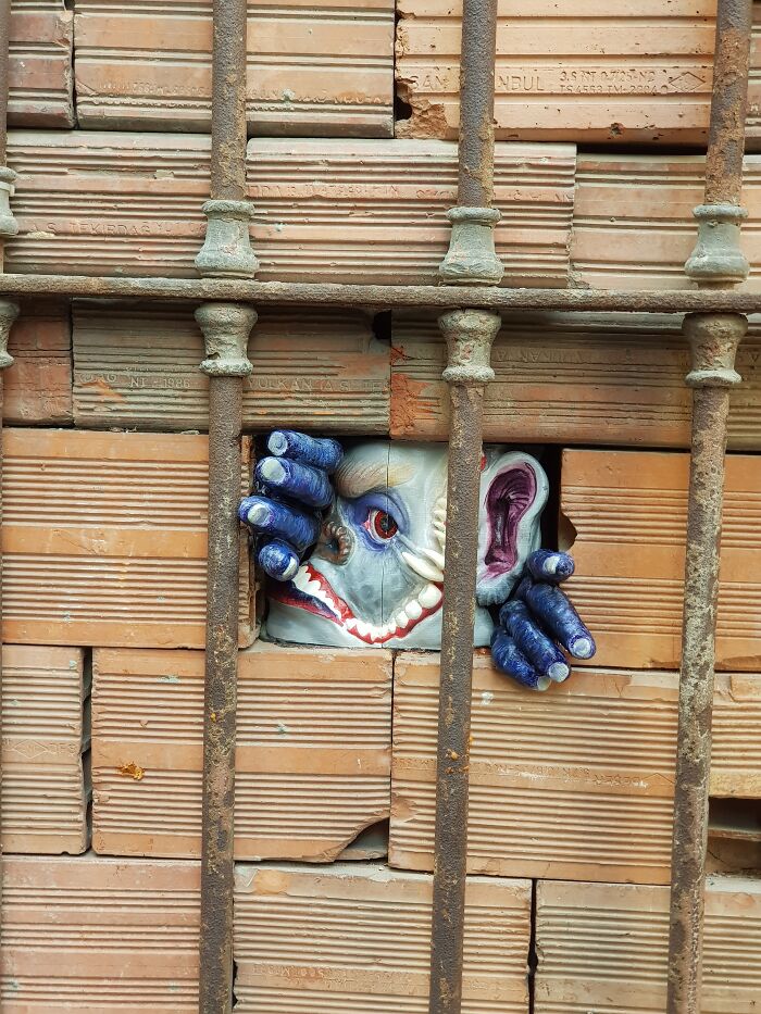 This Creative Art Collective Brings Pop Culture Characters To Life On City Streets (22 Pics)