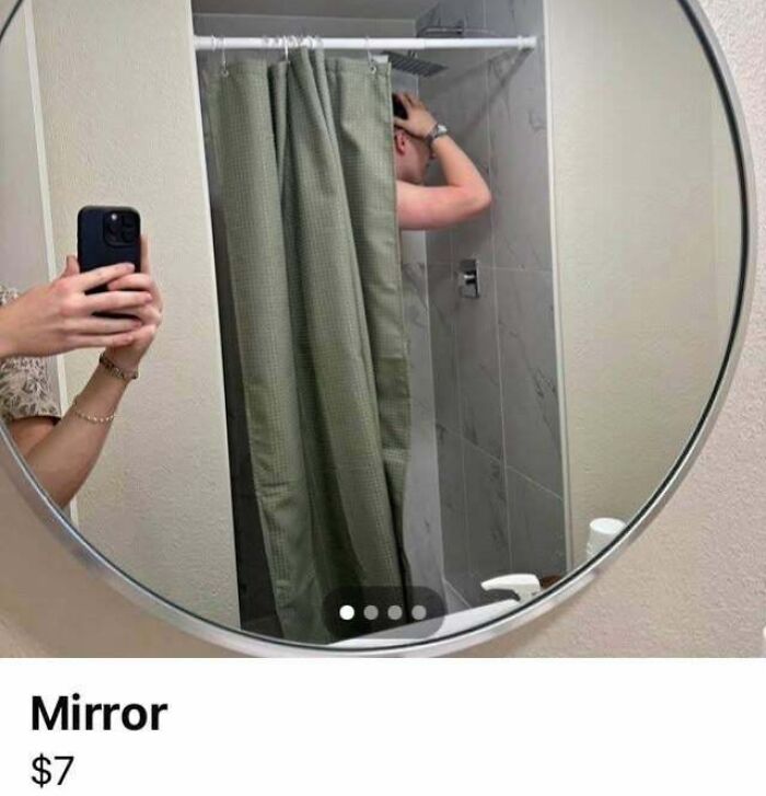 57 Mirror Pics Where The Reflection Ended Up Being Funnier Than The Main Subject