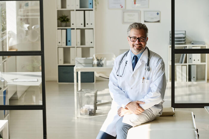 52 Doctors Who Somehow Made Being Sick Even Worse With The Things They Said