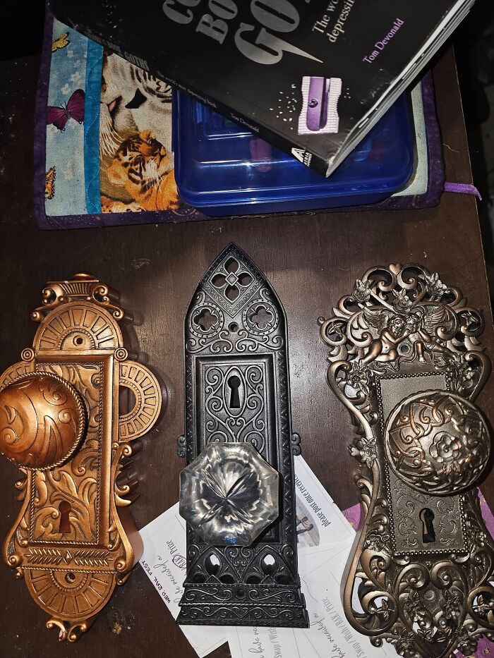 83 Weird And Wonderful Thrift Finds That Prove You Never Know What Might Be Waiting On The Next Shelf