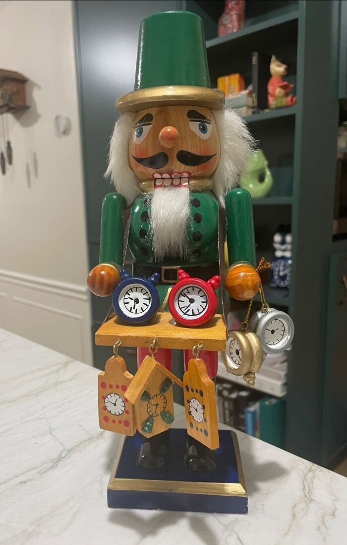 83 Weird And Wonderful Thrift Finds That Prove You Never Know What Might Be Waiting On The Next Shelf
