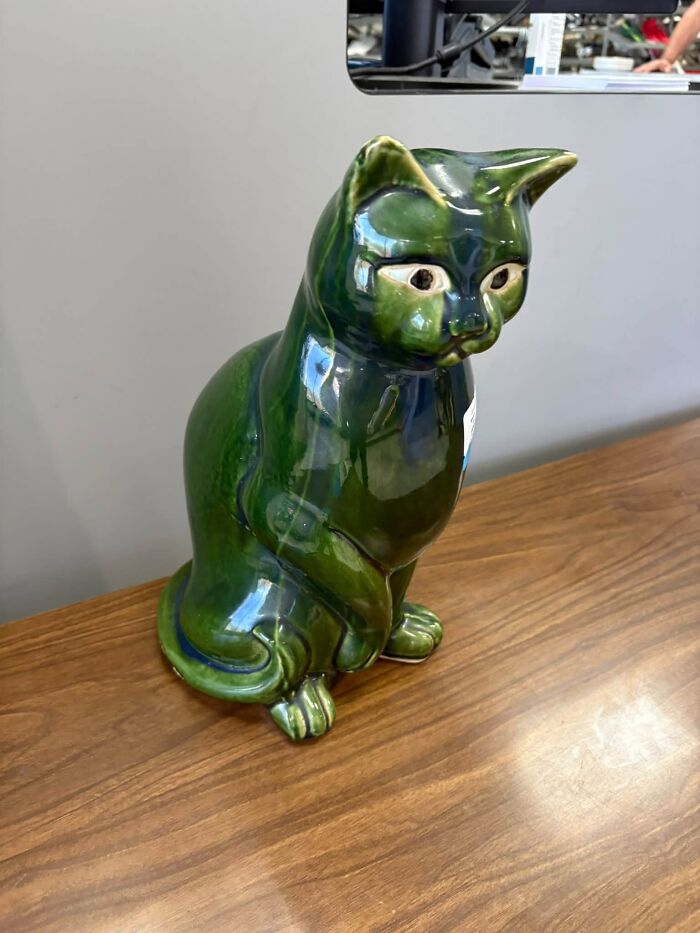 83 Weird And Wonderful Thrift Finds That Prove You Never Know What Might Be Waiting On The Next Shelf