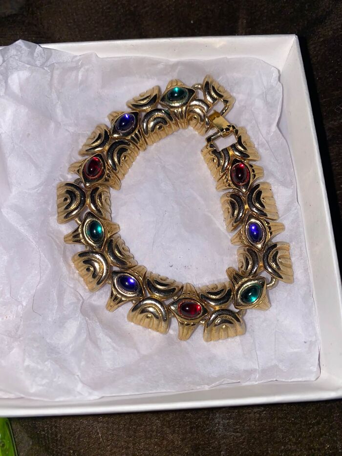 83 Weird And Wonderful Thrift Finds That Prove You Never Know What Might Be Waiting On The Next Shelf