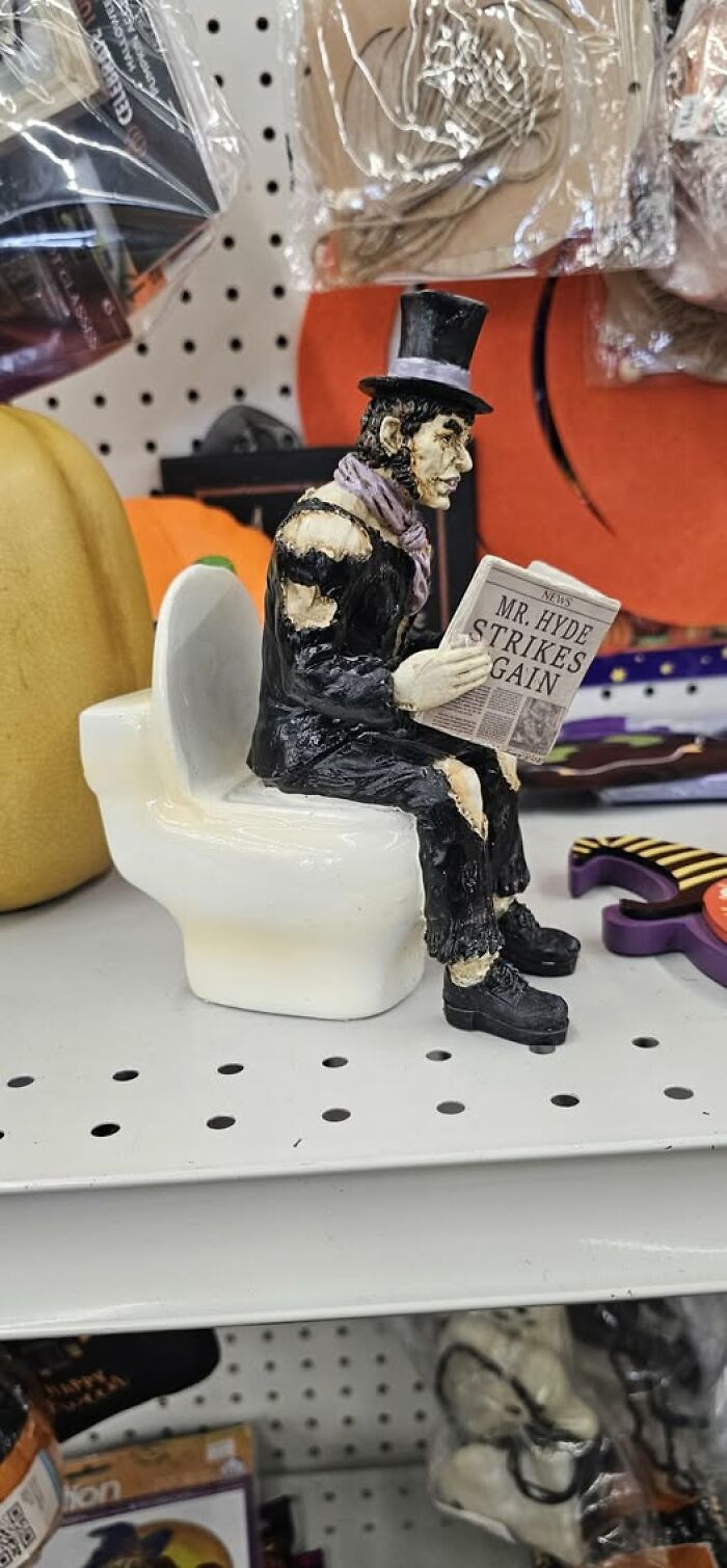 83 Weird And Wonderful Thrift Finds That Prove You Never Know What Might Be Waiting On The Next Shelf