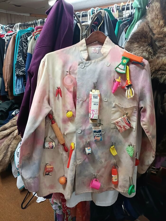 83 Weird And Wonderful Thrift Finds That Prove You Never Know What Might Be Waiting On The Next Shelf