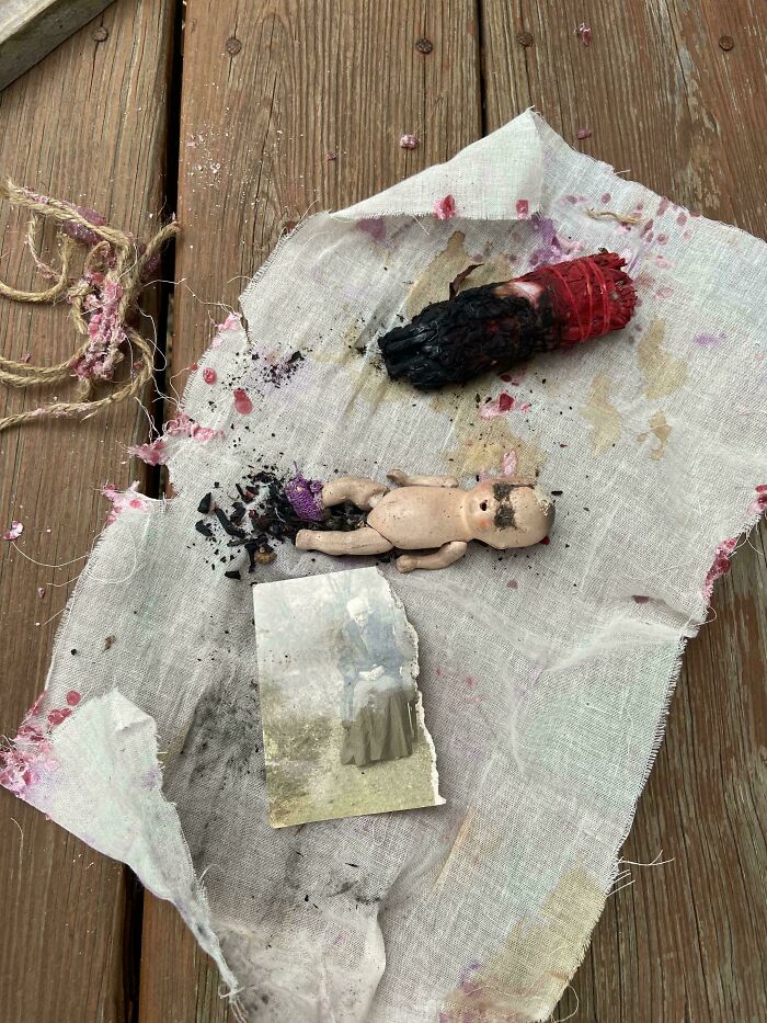 55 Creepy Mysteries From Around The Web That Continue To Baffle Experts