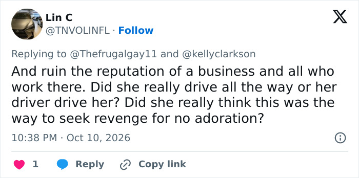 Kelly Clarkson Blasts Brooklyn Store After Employee Allegedly Assumes She Can’t Afford Their Products: ‘You’re An Idiot’ Kelly Clarkson Blasts Brooklyn Store After Employee Allegedly Assumes She Can’t Afford Their Products: ‘You’re An Idiot’