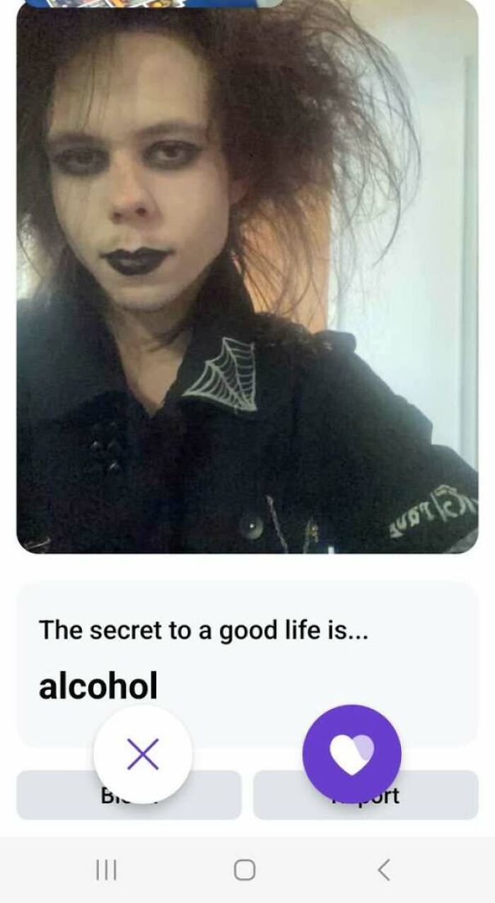 40 Comically Bad Dating Profiles That Might Remind You Why You Deleted All The Apps