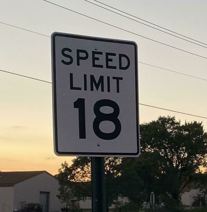 90 Strange Photos That Might Convince You Somebody Forgot To Install Reality&rsquo;s Latest Software Update