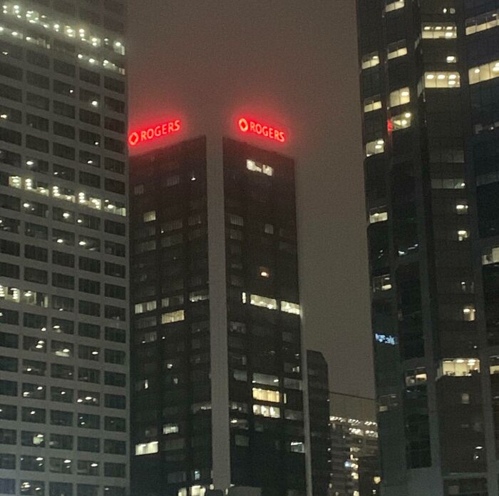 90 Strange Photos That Might Convince You Somebody Forgot To Install Reality&rsquo;s Latest Software Update