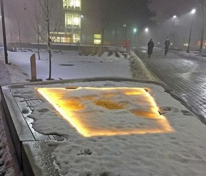90 Strange Photos That Might Convince You Somebody Forgot To Install Reality&rsquo;s Latest Software Update