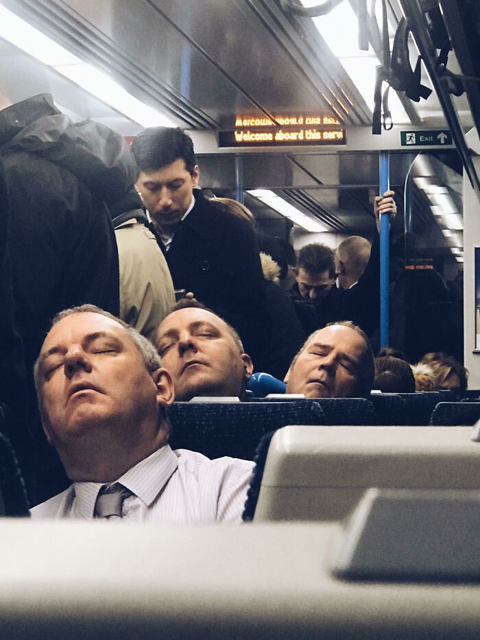 90 Strange Photos That Might Convince You Somebody Forgot To Install Reality&rsquo;s Latest Software Update