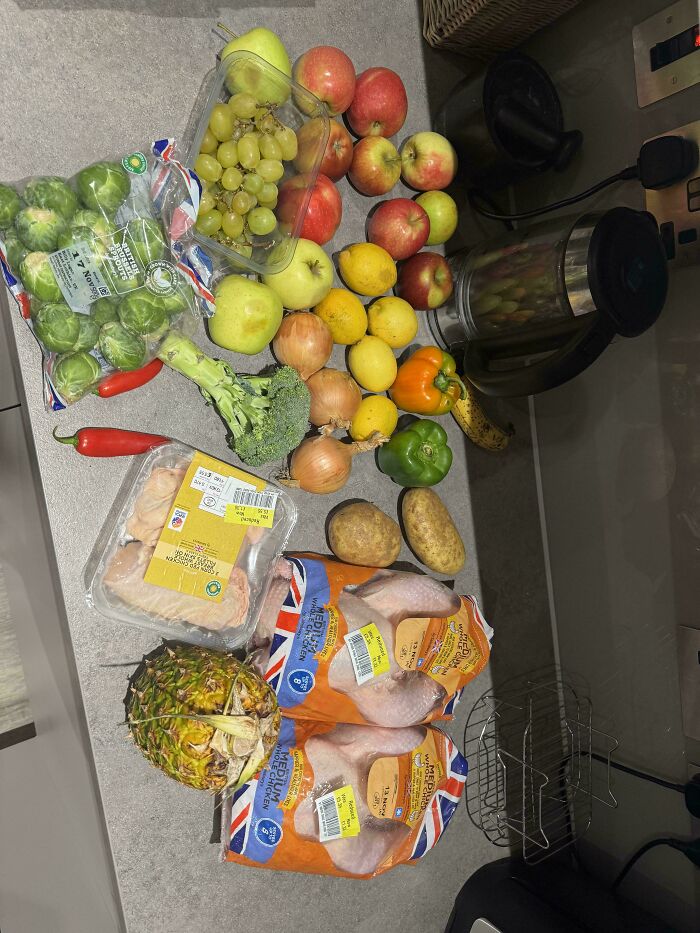 72 People Show How Much Groceries Cost In 2026 Where They Live And It’s Pretty Bad (New Pics) 72 People Show How Much Groceries Cost In 2026 Where They Live And It’s Pretty Bad (New Pics)