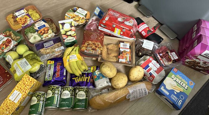 72 People Show How Much Groceries Cost In 2026 Where They Live And It’s Pretty Bad (New Pics) 72 People Show How Much Groceries Cost In 2026 Where They Live And It’s Pretty Bad (New Pics)