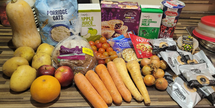 72 People Show How Much Groceries Cost In 2026 Where They Live And It’s Pretty Bad (New Pics) 72 People Show How Much Groceries Cost In 2026 Where They Live And It’s Pretty Bad (New Pics)
