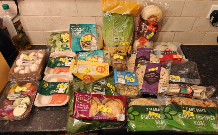 72 People Show How Much Groceries Cost In 2026 Where They Live And It’s Pretty Bad (New Pics) 72 People Show How Much Groceries Cost In 2026 Where They Live And It’s Pretty Bad (New Pics)
