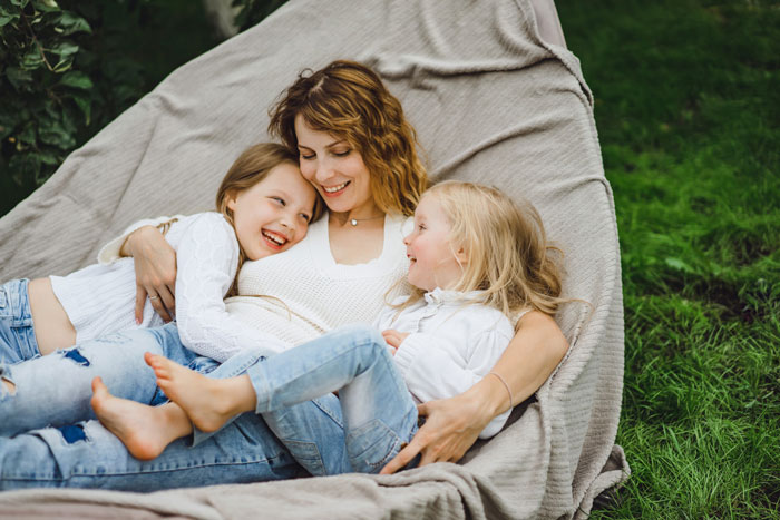 Woman Remembers All The Horrible Things Her Mom Did After Finding Something Weird In Her Purse Woman Remembers All The Horrible Things Her Mom Did After Finding Something Weird In Her Purse