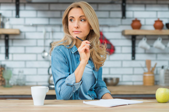 Woman Remembers All The Horrible Things Her Mom Did After Finding Something Weird In Her Purse Woman Remembers All The Horrible Things Her Mom Did After Finding Something Weird In Her Purse