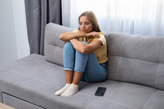 Woman Introduces Boyfriend To Best Friend, Soon Starts Feeling Like The Third Wheel Around Them Woman Introduces Boyfriend To Best Friend, Soon Starts Feeling Like The Third Wheel Around Them