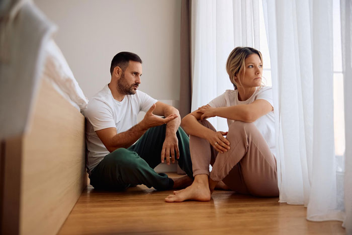Woman Introduces Boyfriend To Best Friend, Soon Starts Feeling Like The Third Wheel Around Them Woman Introduces Boyfriend To Best Friend, Soon Starts Feeling Like The Third Wheel Around Them