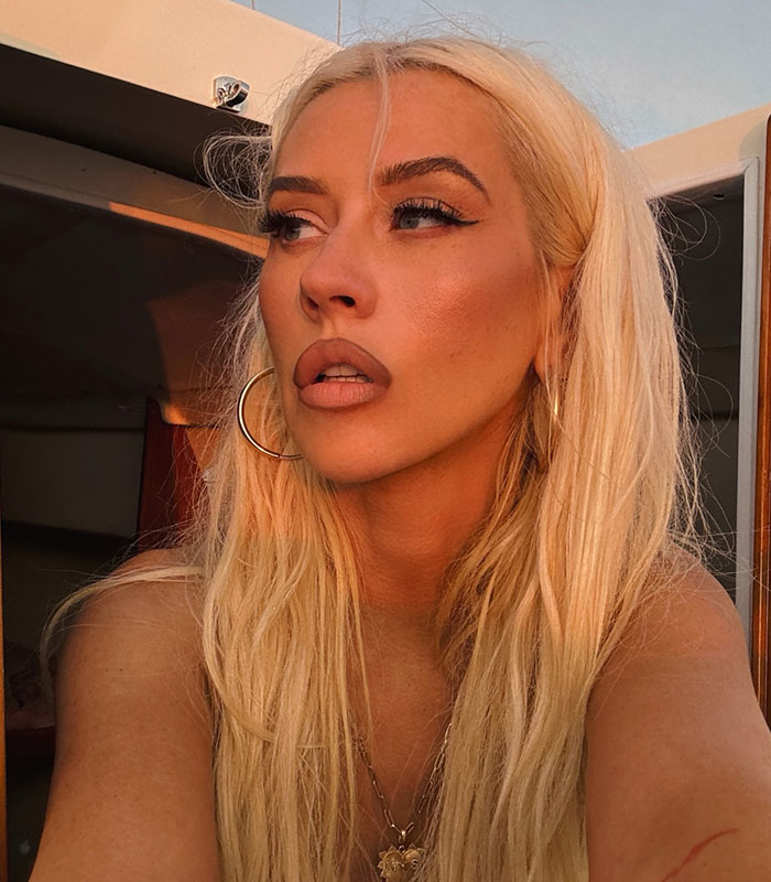 “Not The Lip Filler”: Christina Aguilera’s Makes Bold Fashion Move In Latest Public Appearance “Not The Lip Filler”: Christina Aguilera’s Makes Bold Fashion Move In Latest Public Appearance