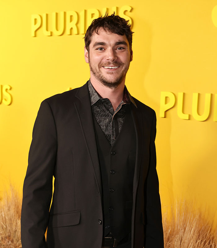 Hollywood Mourns ‘Breaking Bad’ Star RJ Mitte, Who Has Tragically Lost His Life At 34, As Fresh Details Emerge Hollywood Mourns ‘Breaking Bad’ Star RJ Mitte, Who Has Tragically Lost His Life At 34, As Fresh Details Emerge