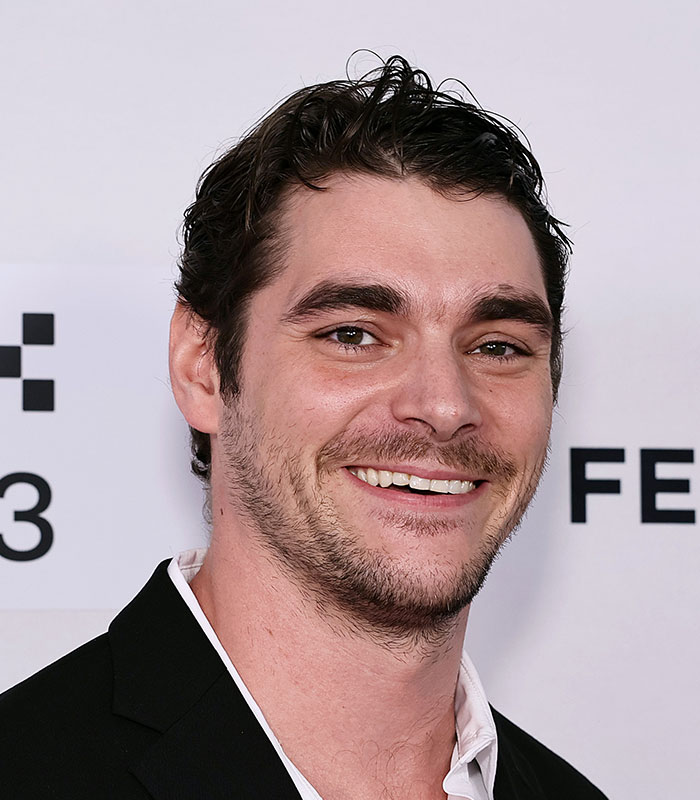 Hollywood Mourns ‘Breaking Bad’ Star RJ Mitte, Who Has Tragically Lost His Life At 34, As Fresh Details Emerge Hollywood Mourns ‘Breaking Bad’ Star RJ Mitte, Who Has Tragically Lost His Life At 34, As Fresh Details Emerge