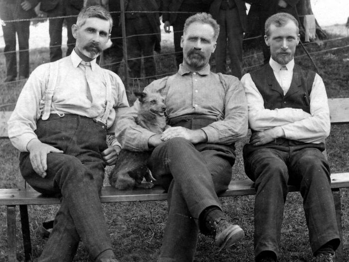 “Believe The Earth Is Pear Shaped”: 41 Lesser-Known Cults That Continue To Operate Today “Believe The Earth Is Pear Shaped”: 41 Lesser-Known Cults That Continue To Operate Today