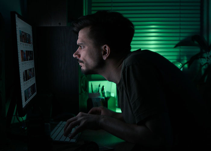 67 Strange Online Mysteries That Pulled People In So Deep They Forgot About Real Life 67 Strange Online Mysteries That Pulled People In So Deep They Forgot About Real Life